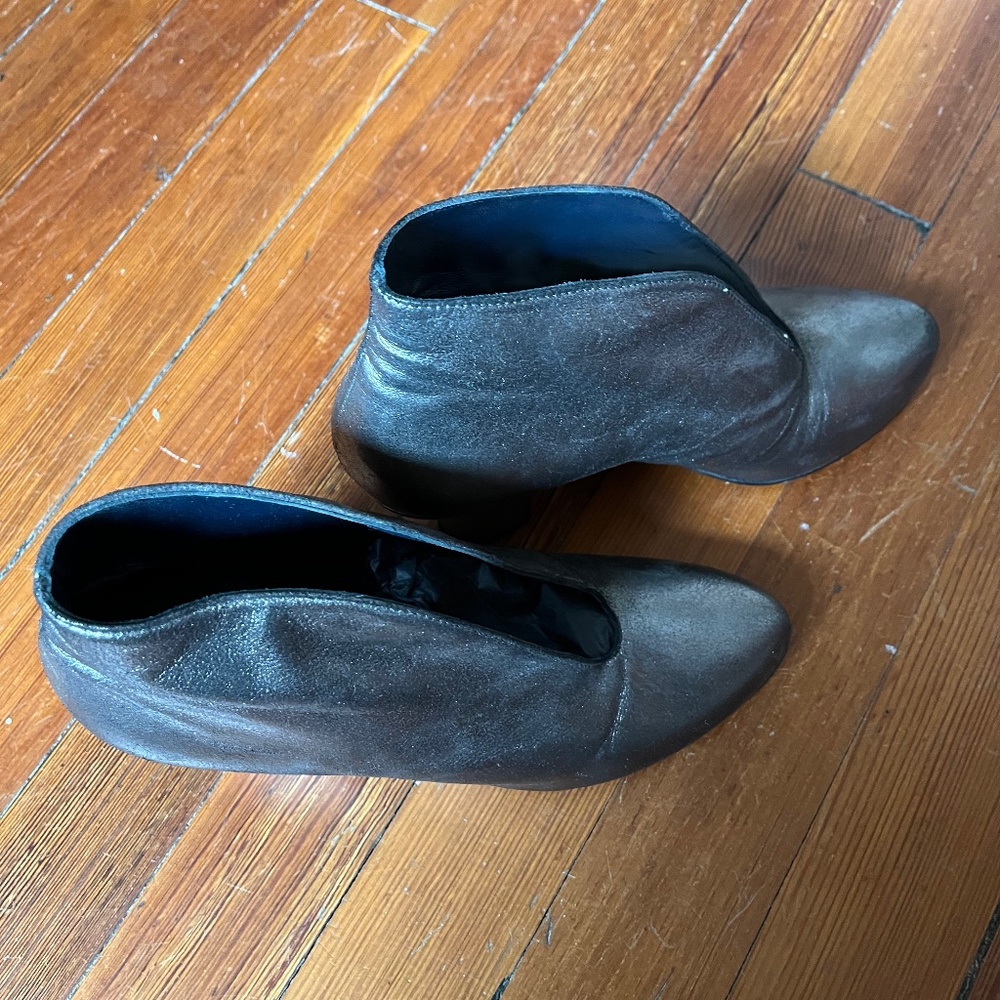 Leather Bootie With Chunky Heel